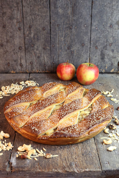 Afbeelding van Appel noten vlaai (24 cm)